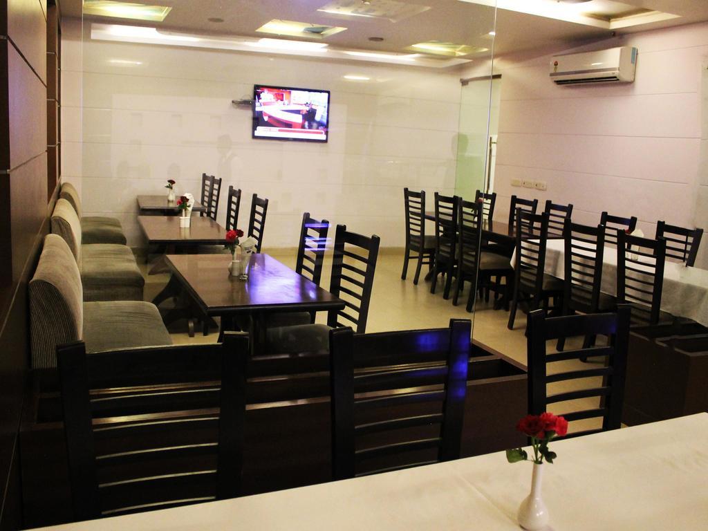 Oyo Premium Kaushambi 호텔 Indirapuram 외부 사진